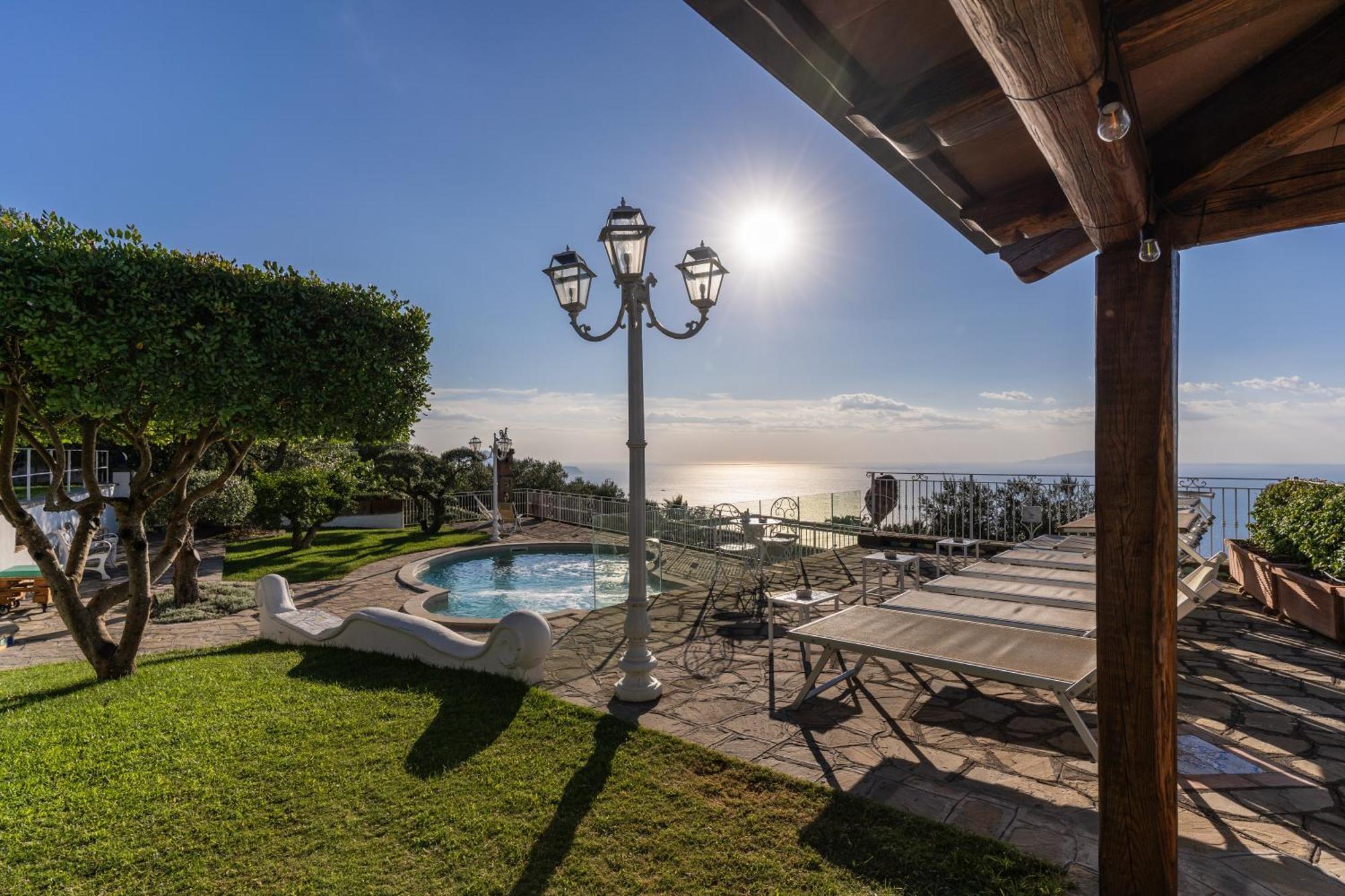Villa Marika - Private Heated Pool マッサ・ルブレンセ エクステリア 写真