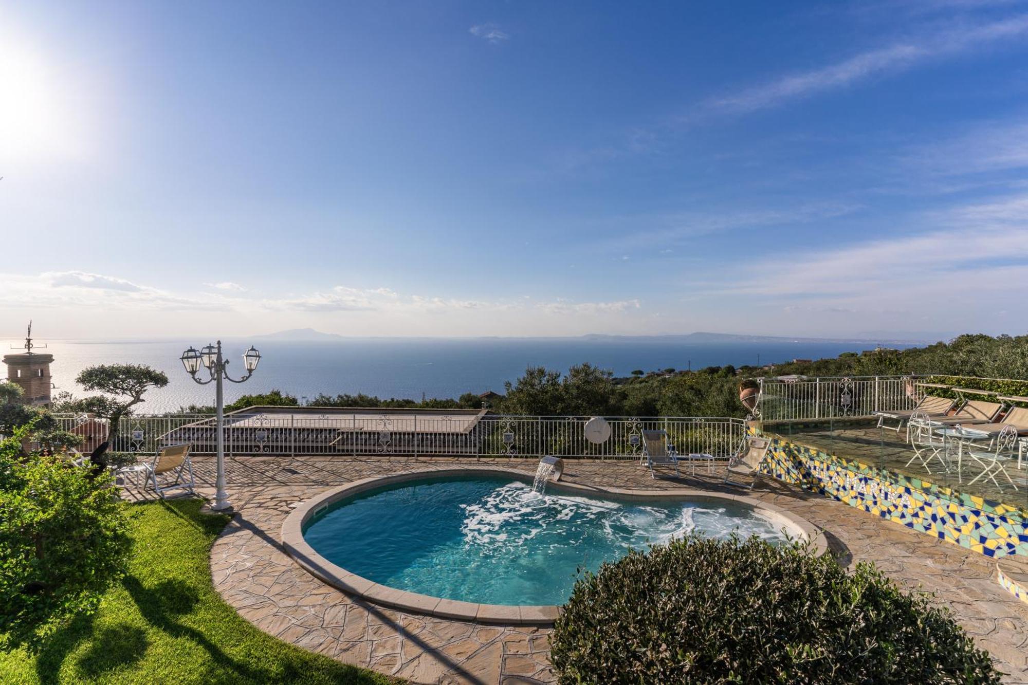 Villa Marika - Private Heated Pool マッサ・ルブレンセ エクステリア 写真