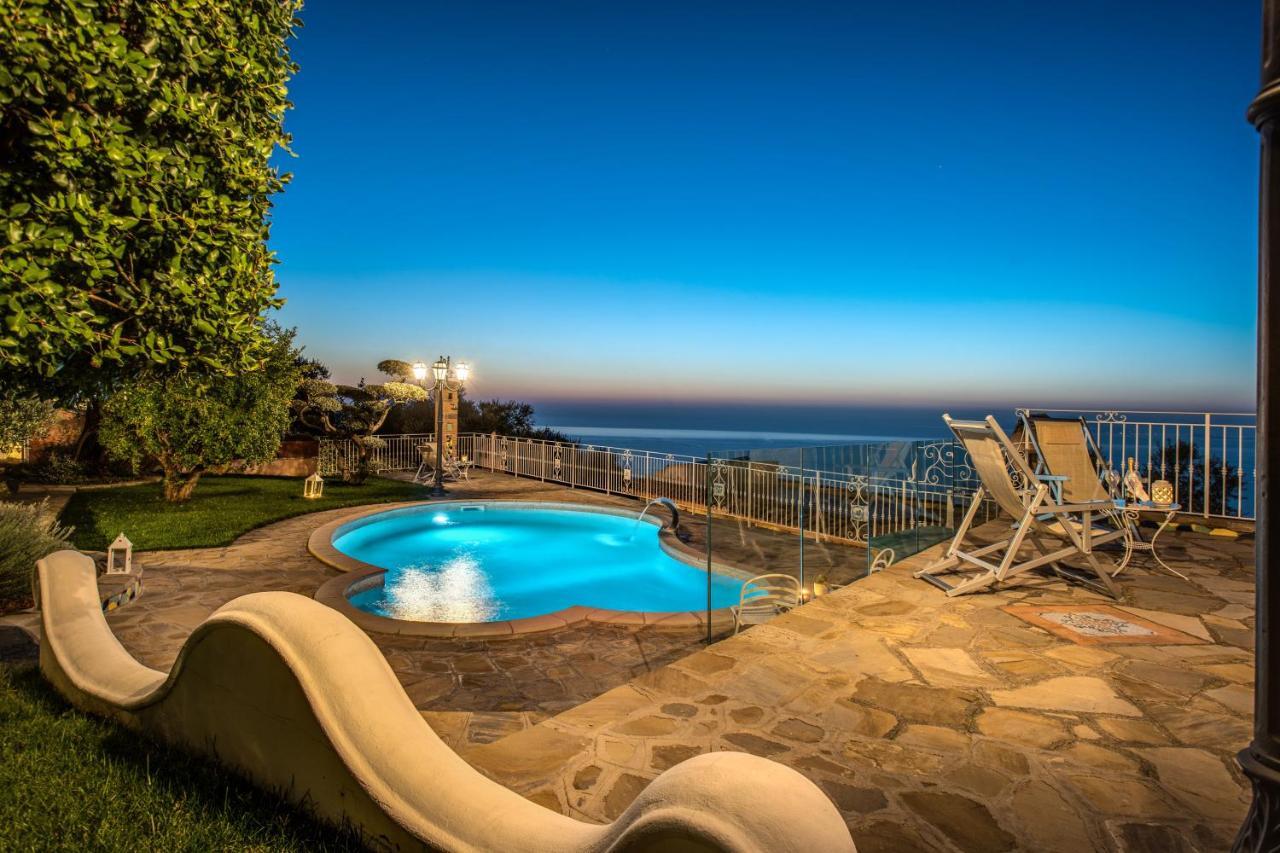 Villa Marika - Private Heated Pool マッサ・ルブレンセ エクステリア 写真